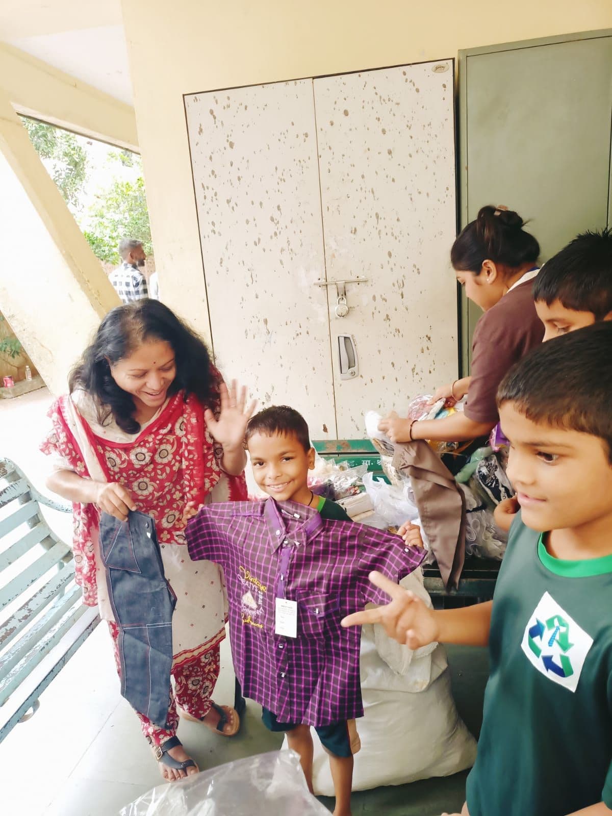 Foundation celebrated Raksha Bandhan with deaf and mute photo 17